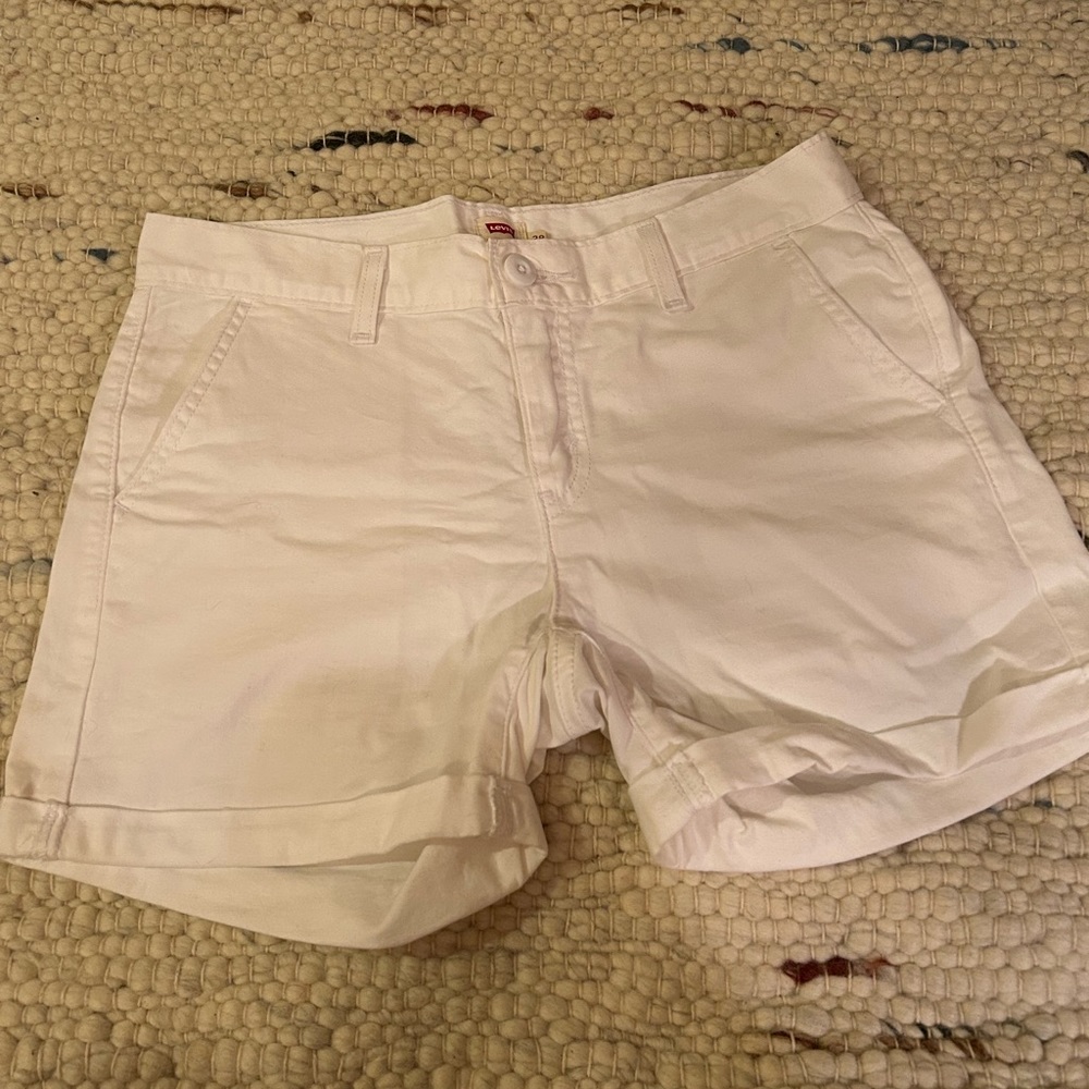 Women’s Levi’s White Shorts, Size 28